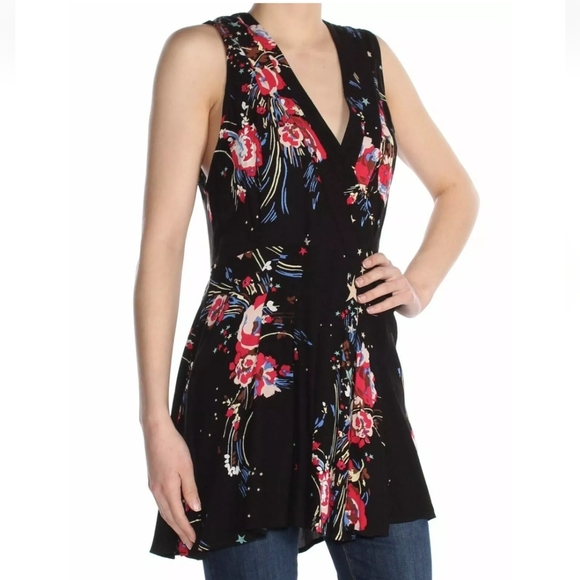 🆕 Free People Sleeveless Black Tunic Top with Floral Print. NWT - Picture 2 of 11